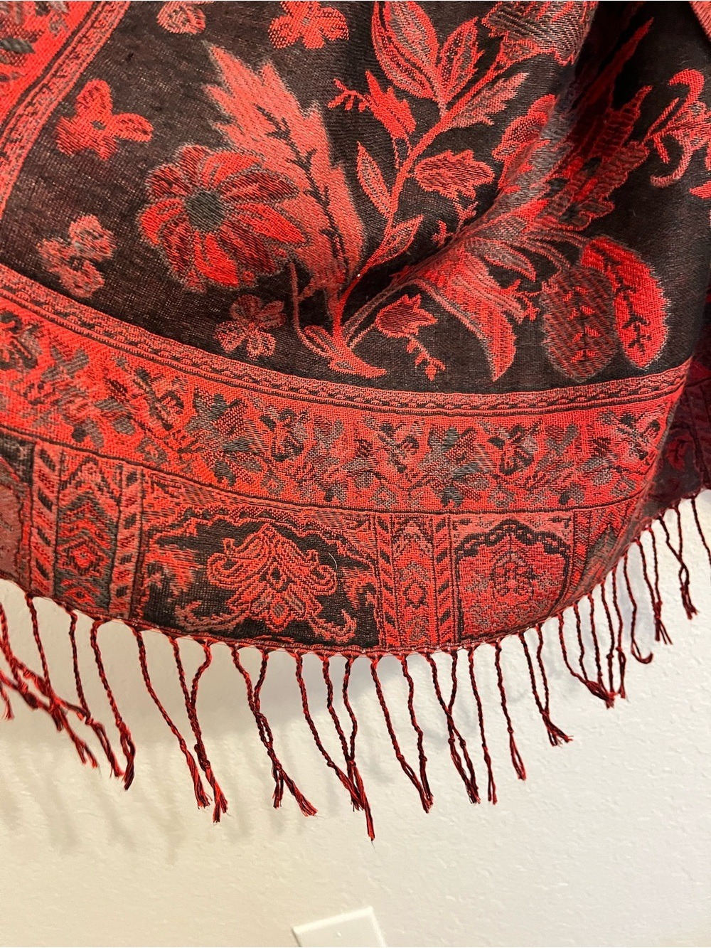 Reversible Jacquard Floral Shawl Wrap Red Black Oversized Fringe Boho Gothic - Picture 8 of 8